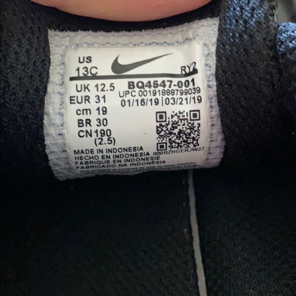 SOLD EUC Preschool Nike Tanjun Size 13C - Picture 4 of 6